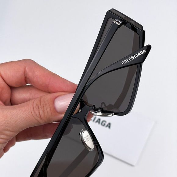 Balenciaga BB0192S 001 Sunglasses Black Shiny Rectangle Unisex main image 12